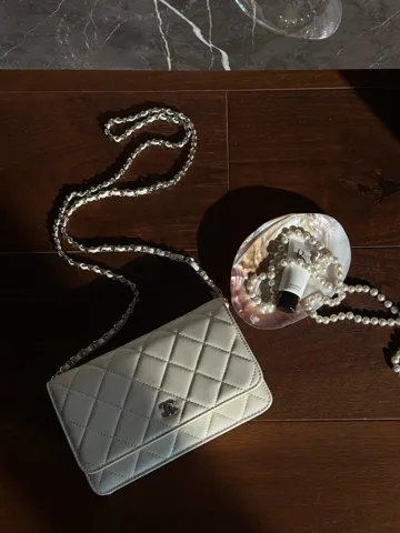 Chanel Classic Wallet on Chain Quilted Caviar White/Silver Коробка магніт
